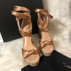 Women’s shoes